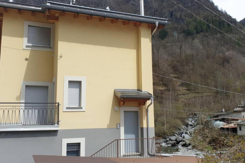 La Finestra Sul Fiume-Graziosa Mansarda.Cir 014O74 Apartment Val Masino ภายนอก รูปภาพ